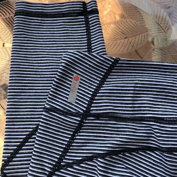 Zella Striped, Athletic/Yoga pants.  Size Small. - Picture 3 of 4